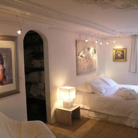 Singel 100 Oda ve Kahvaltı Amsterdam