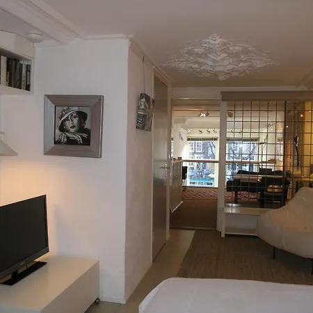 Singel 100 Oda ve Kahvaltı