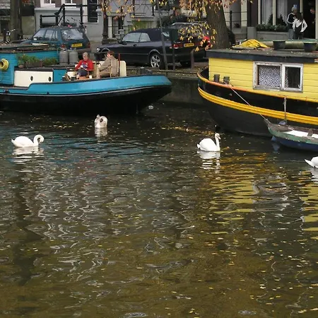 Singel 100 Bed and breakfast *