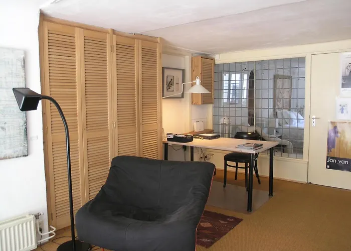 לינה וארוחת בוקר Singel 100 אמסטרדם